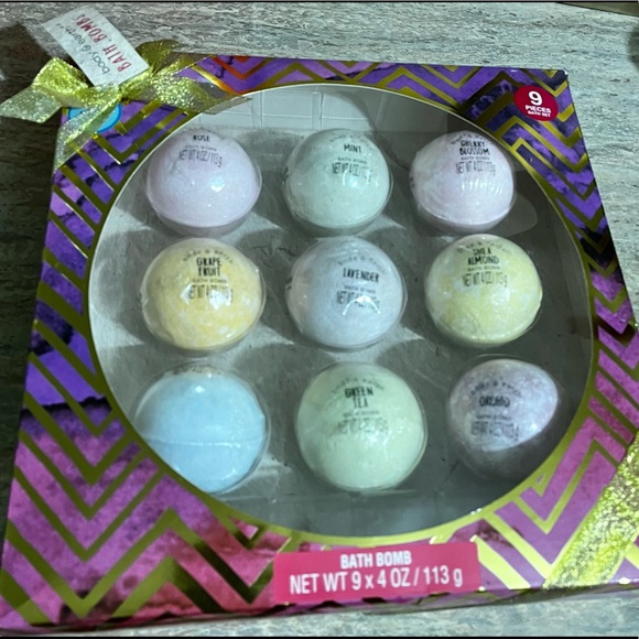 Body & Earth Skincare Nib Body Earth Bath Bomb Set Poshmark